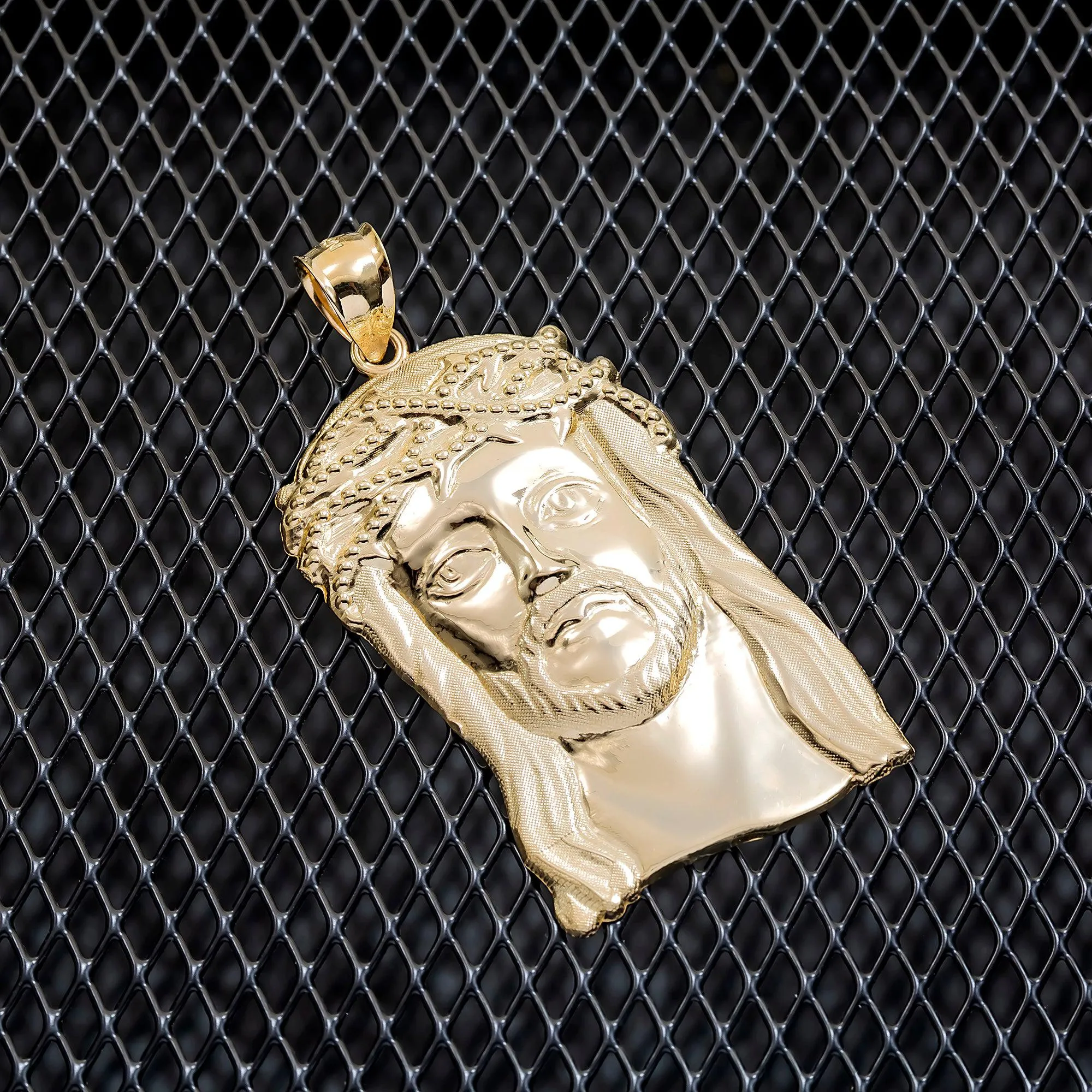 10K GOLD JESUS HEAD WITH CROWN OF THORNS PENDANT 7.8G