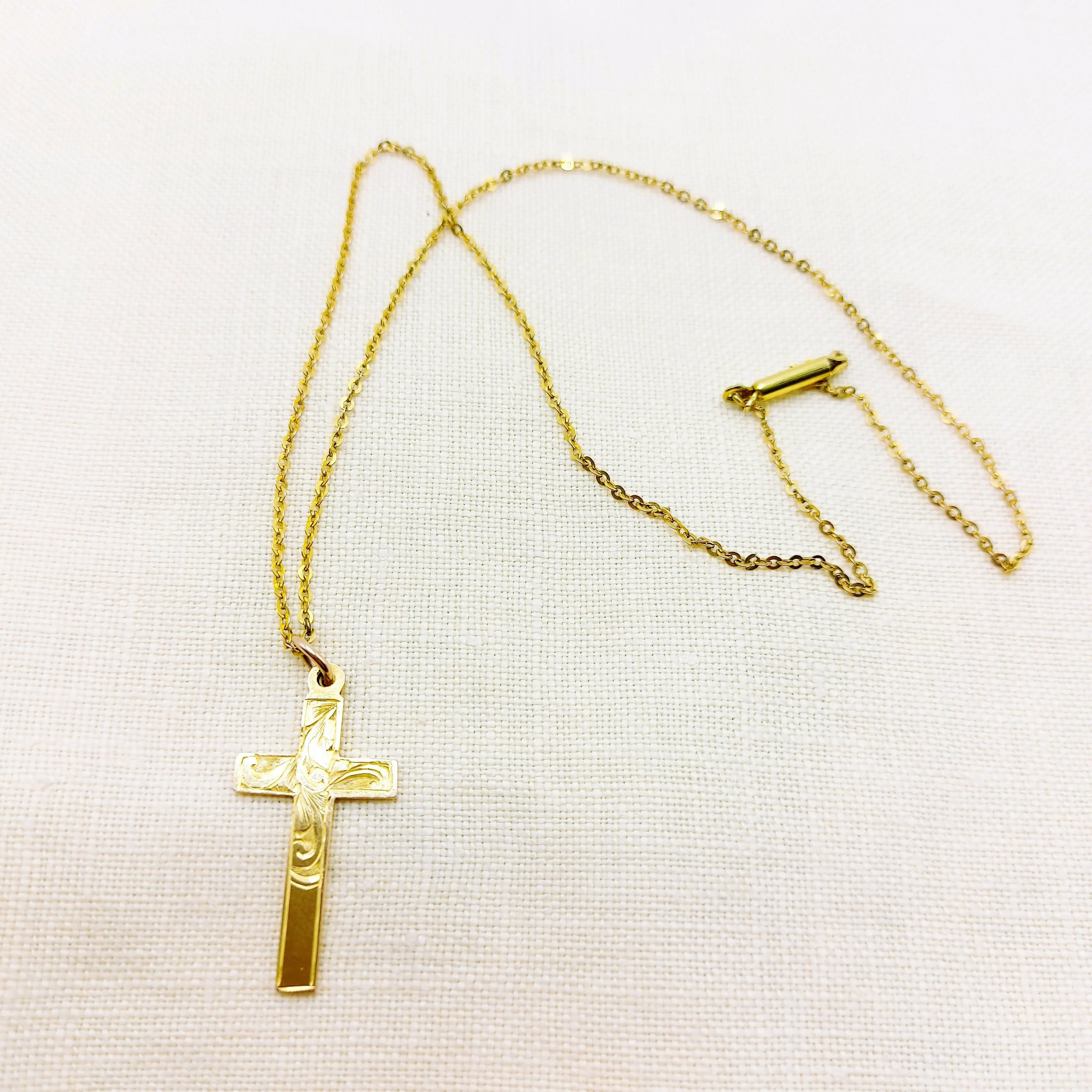 9ct Gold Cross & Chain