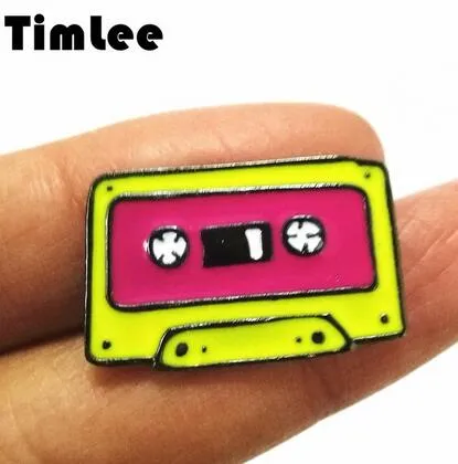 Timlee X204 Cartoon Alpaca Aloe Vera Vintage Magnetic tape Cute Cat Eye Planet Design Metal Brooch Pins Gift Wholesale